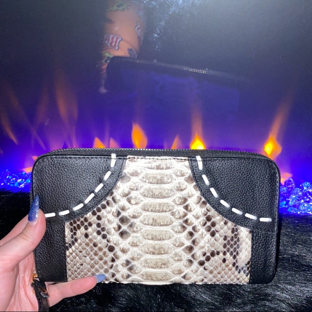 Big wallet